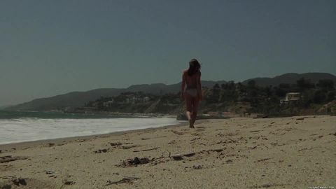 Liza Del Sierra se fait démonter les trous