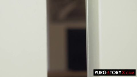 Kelly demande à Tony de la rendre heureuse à Cam4