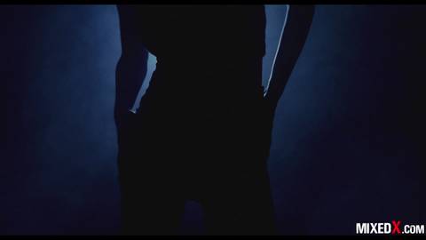 Milf porno de masturbation anale en solo