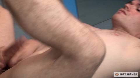 Mec Qui Se Branle pendant la sodomie