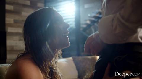 Gabbie Carter a offert des services porno à Voissa