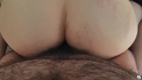 Sa Belle Chatte Poilue prend bien cher