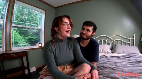 Un couple qui se filme en sextape maison en baisent sur leur lit !