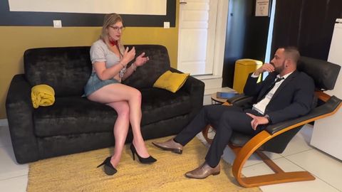 La Française Lys Rouge, nympho insatiable, se jette sur son thérapeute