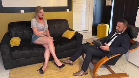 La Française Lys Rouge, nympho insatiable, se jette sur son thérapeute